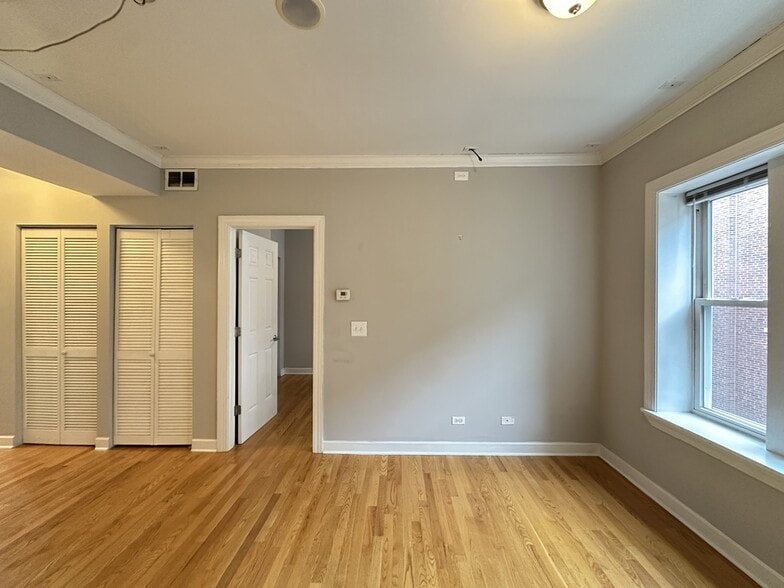Building Photo - 3256 N Clifton Ave