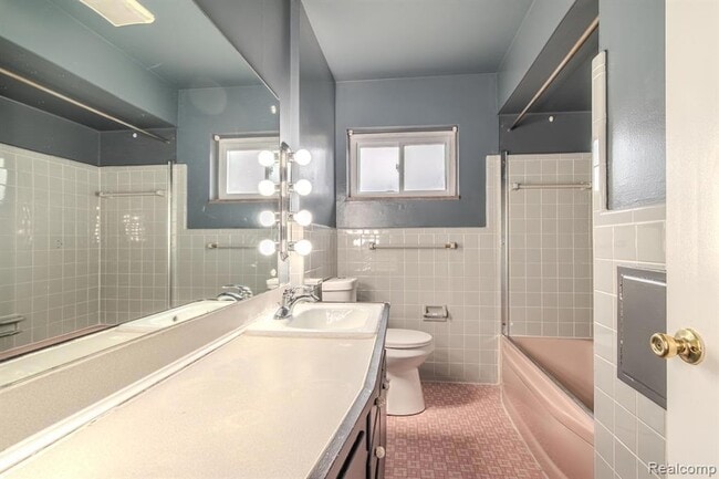 Building Photo - 21135 Virginia Ave