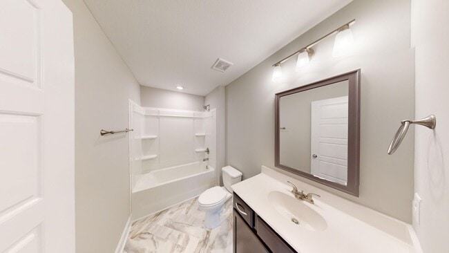 Building Photo - Luxury Ranch-Style Home with Open Concept, Large Eat In Kitchen, Primary Suite and Stylish Finishes