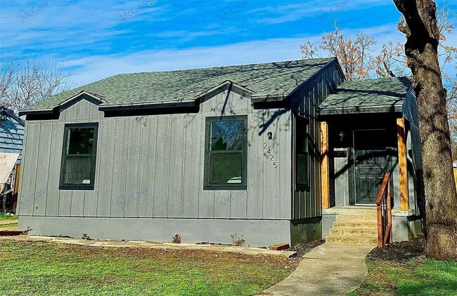 Primary Photo - 2425 Jennings Ave