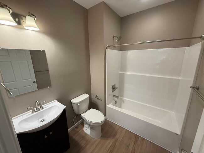 Building Photo - New Build Duplex in the heart of Washingto...