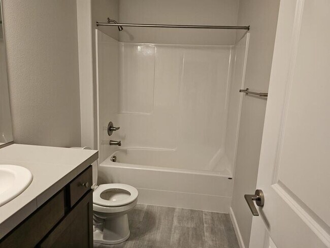 Building Photo - 5724 NE 58th Way