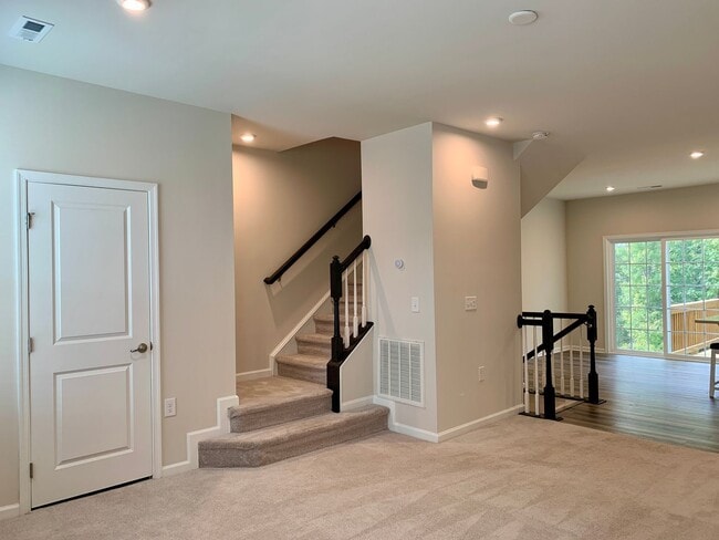 Building Photo - WONDERFUL Townhome in North East Raleigh, Available Now!