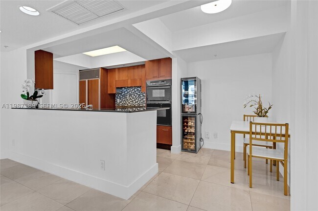 Building Photo - 1500 Ocean Dr