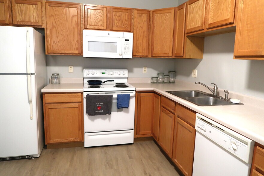 Kitchen - 461 N 1st Ave