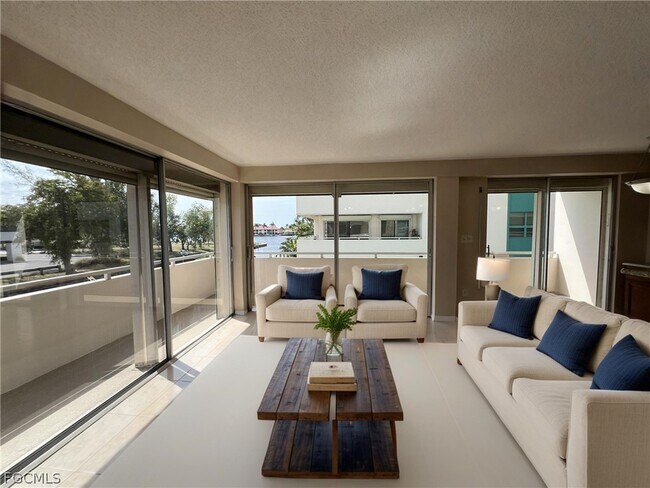 Building Photo - 4803 Sunset Ct