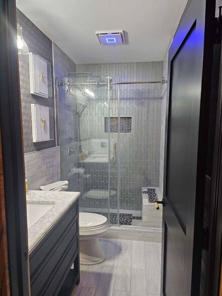 Building Photo - 98 Genesee St