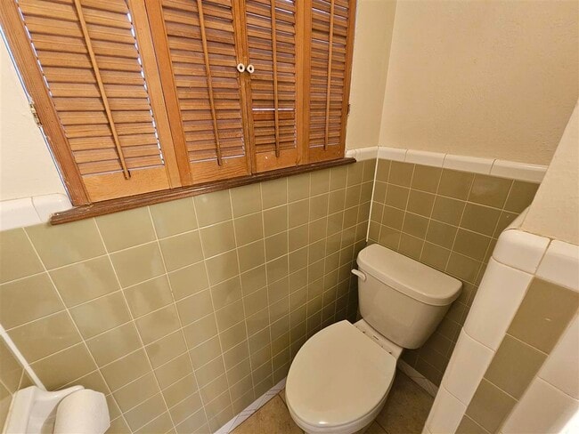 Building Photo - 1437 NW Great Plains Blvd