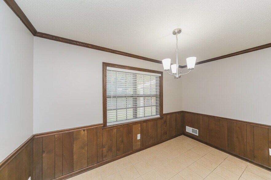 Building Photo - 312 Clarington Dr