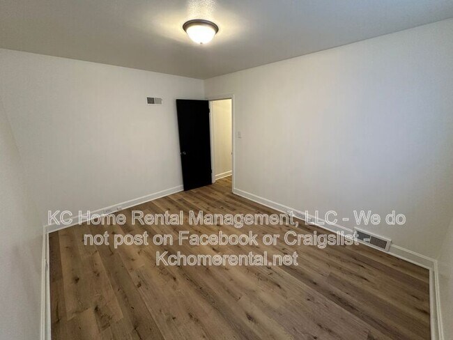 Building Photo - 4748 Eastern Ave