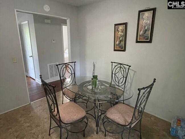 Building Photo - 1900 Lorick Ave