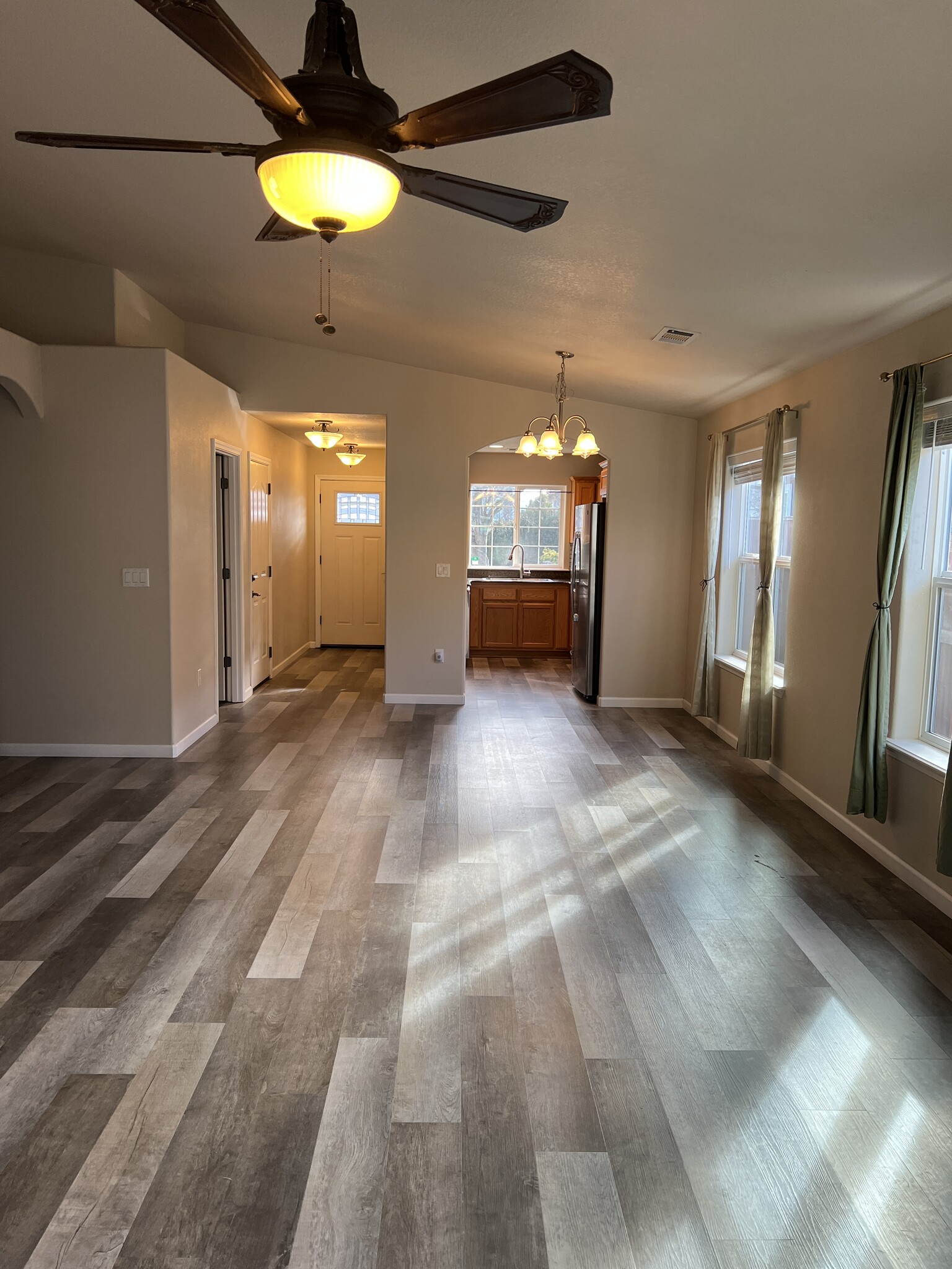 Entryway - 2507 Agate Meadows
