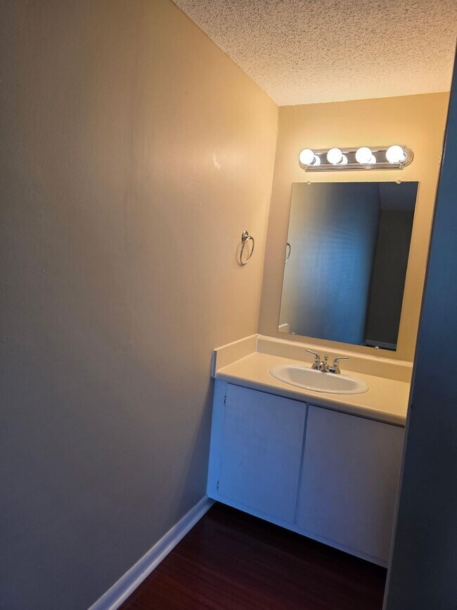 Building Photo - CHARMING CONDO READY FOR OCCUPANCY!