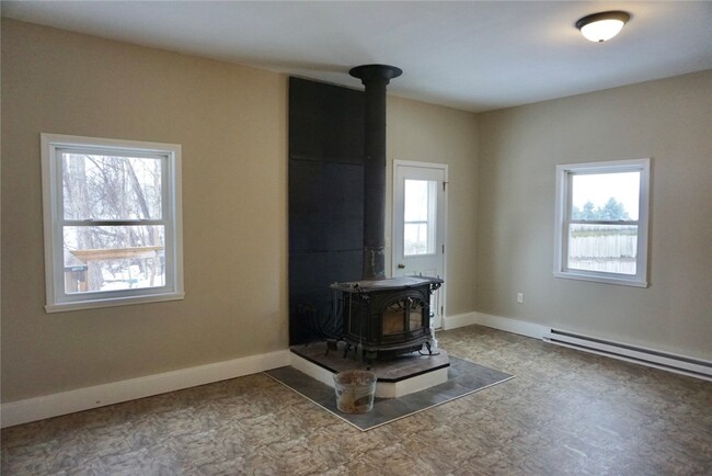 Building Photo - 3015 Kittering Rd