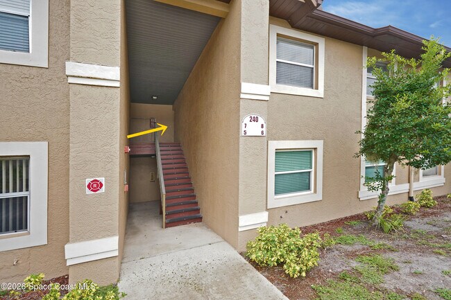 Building Photo - 240 Spring Dr