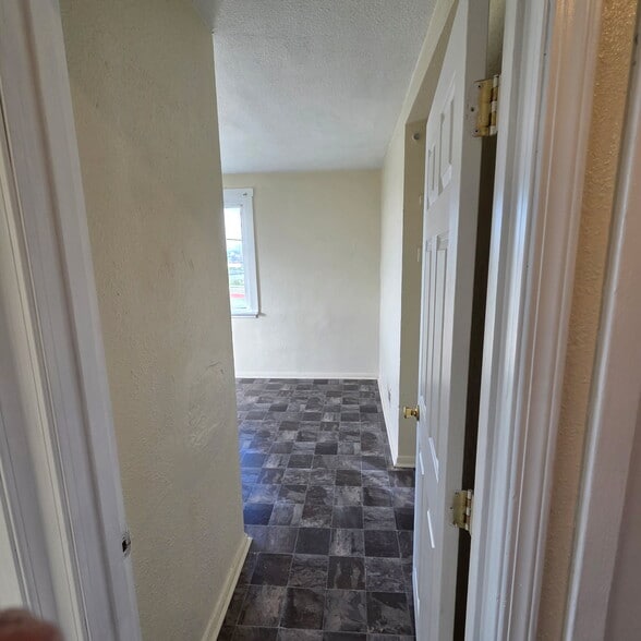 Building Photo - 531 NW 15th Dr