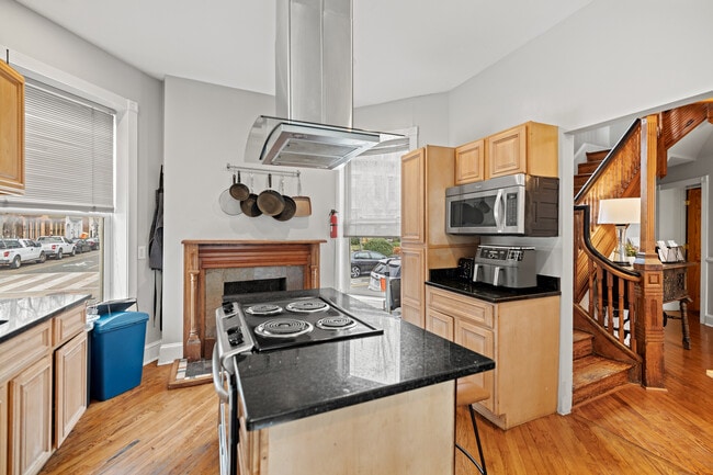 Building Photo - 547 Florida Ave NE