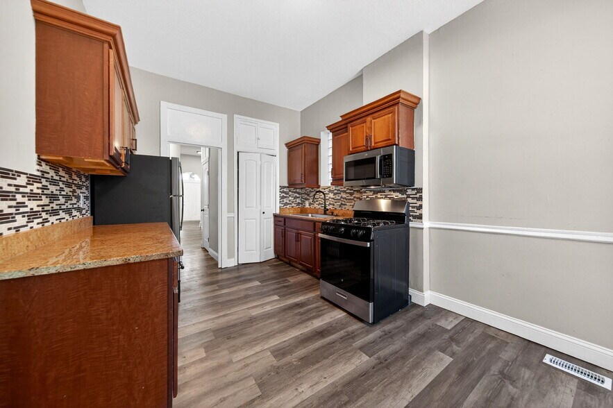 Building Photo - 3453 Dunnica Ave