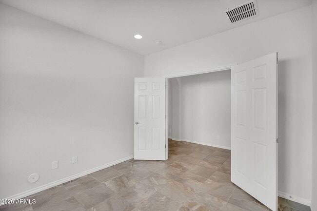 Building Photo - 594 E Vesper Trail