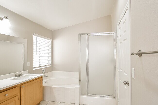 Building Photo - 6901 Rosinwood St