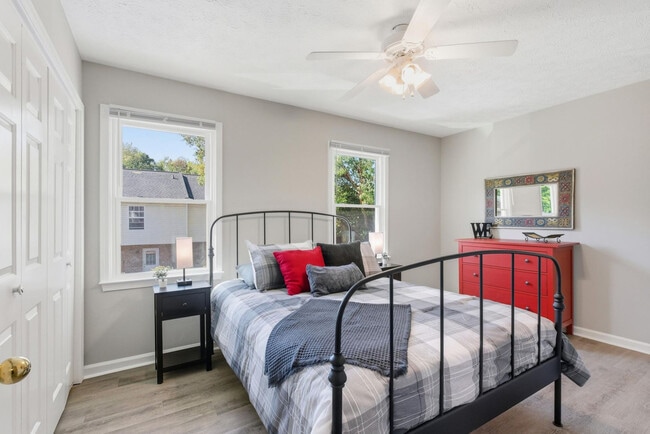 Building Photo - 1108 S Barnett Shoals Rd