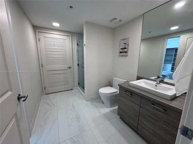Building Photo - 400 Sunny Isles Blvd