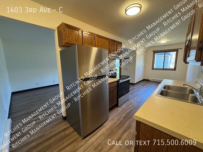 Building Photo - 1403 3rd Ave