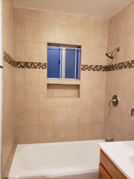 REMODELED BATHRM - 305 N Palm Ave