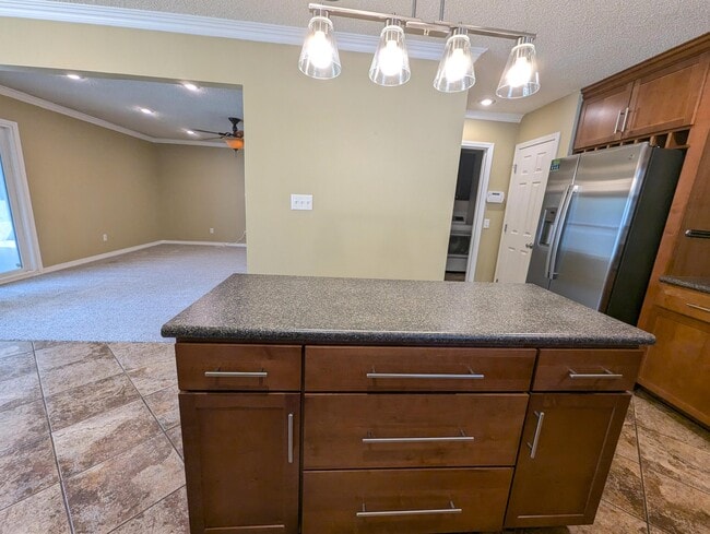 Building Photo - 2734 Augustus Rd