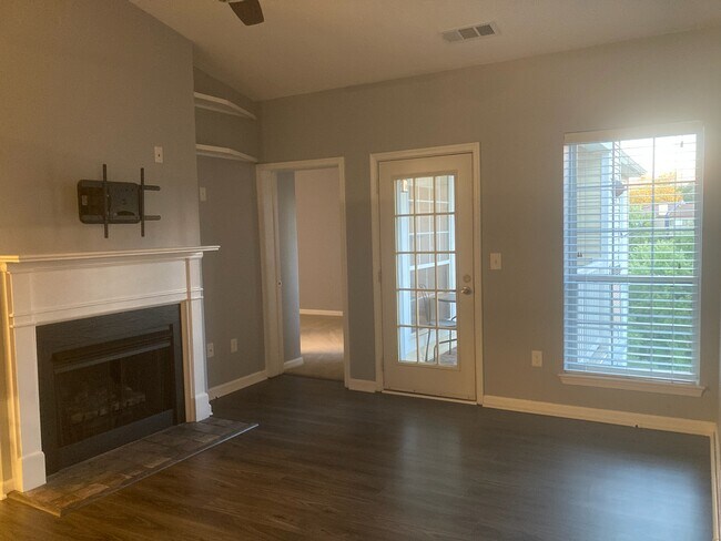Building Photo - 4550 Strutfield Ln