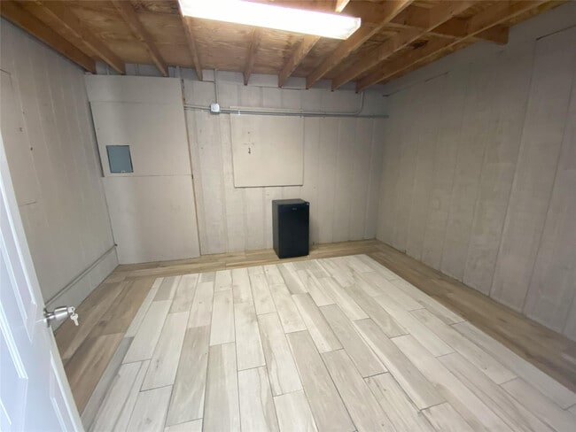 Building Photo - 2315 Deer Run Blvd