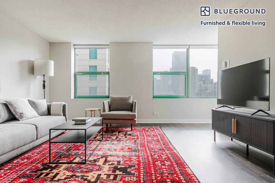 Building Photo - 77 W Huron St