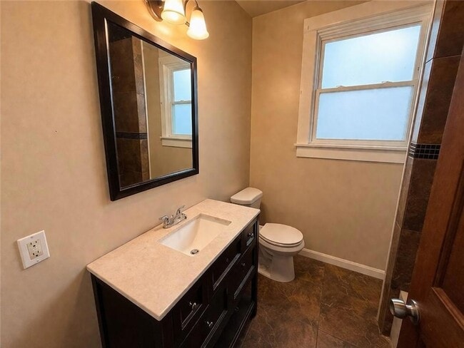 Building Photo - 1739 Duels St