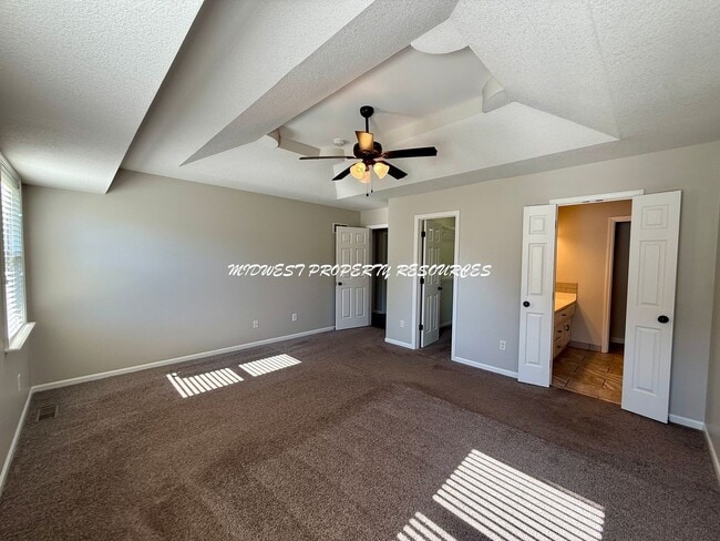 Building Photo - Ranch in Lee's Summit For Lease - Crisp, Clean and New!