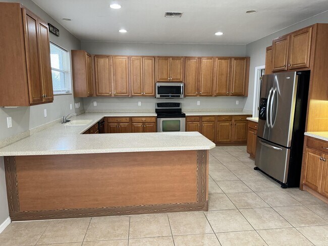 Building Photo - 1722 NW 5th St