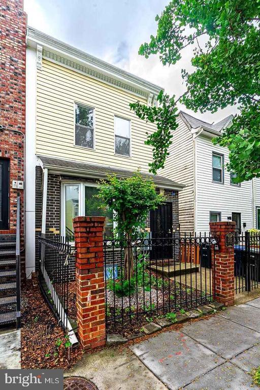 Building Photo - 1535 Gales St NE