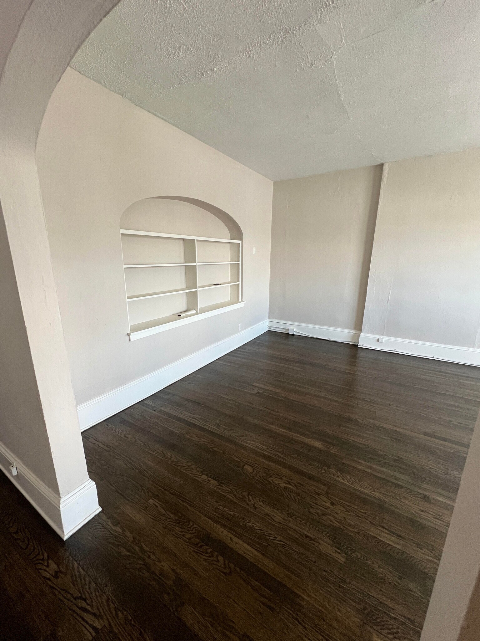 Building Photo - 1444 Woodland Ave NW