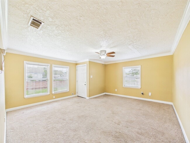Building Photo - 1213 W Sidnor St