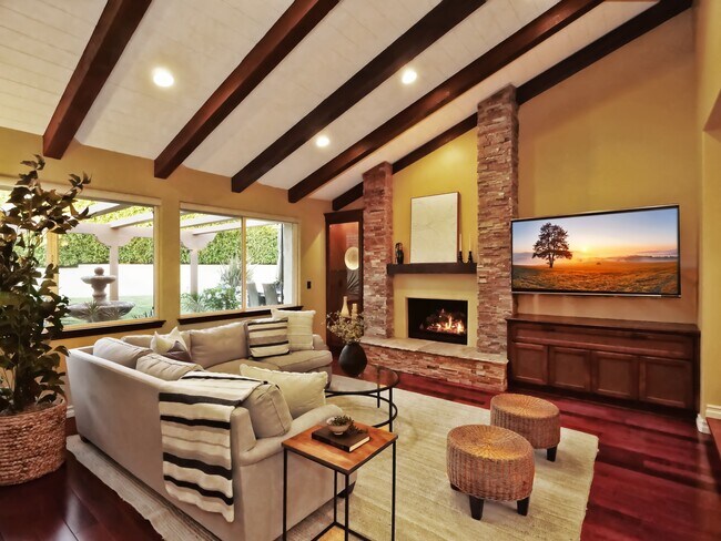 Building Photo - 30256 Avenida Selecta