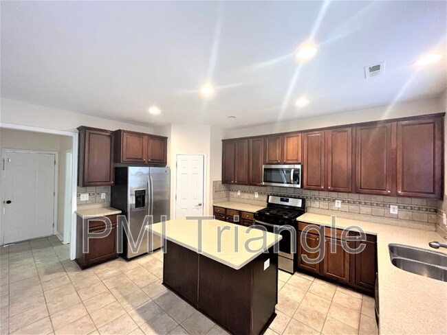 Building Photo - 412 Howard Grove Pkwy