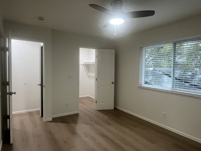 Building Photo - Charming 2-Bedroom Condo with Elegant Upgrades