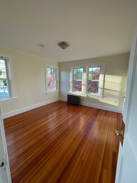 Bedroom 1 - 1376 Smith St