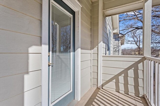 Building Photo - 1210 E M. Franklin Ave