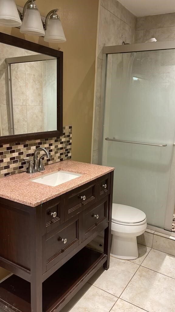 Building Photo - 2201 Fountain View Dr
