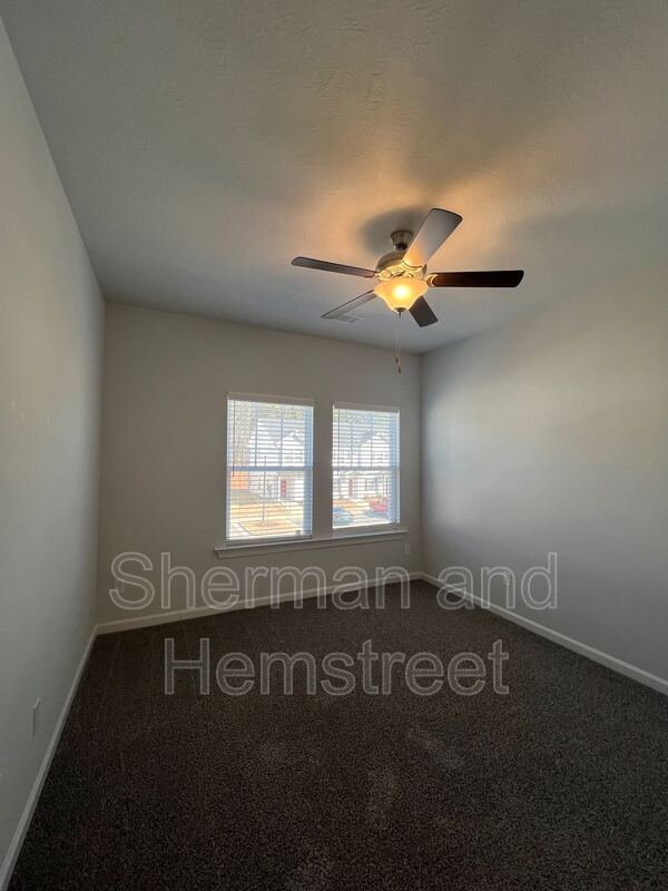 Building Photo - 2046 Lotus Dr