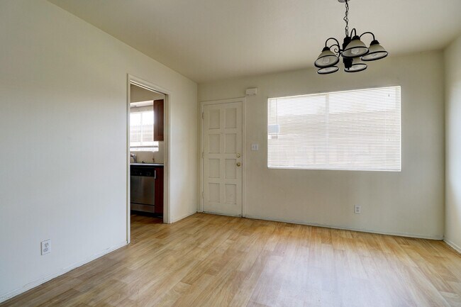 Primary Photo - 2379 W Hazelwood St