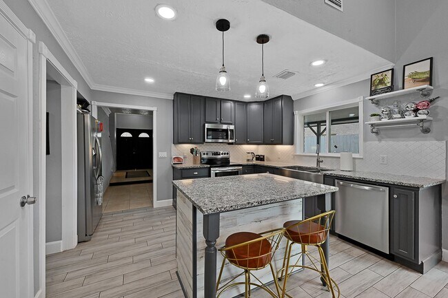 Building Photo - 12714 Huntington Field Dr