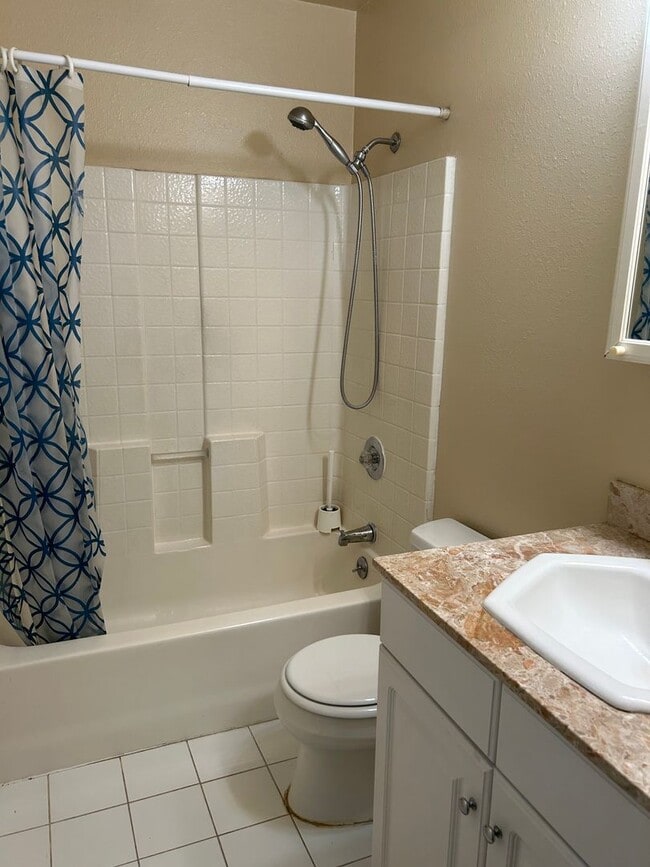 Building Photo - Corner Lot Home