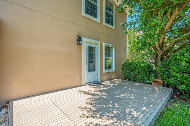 Building Photo - 265 Chipola Cove