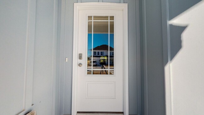 Building Photo - 4 Bedroom Home in Paradise Cove